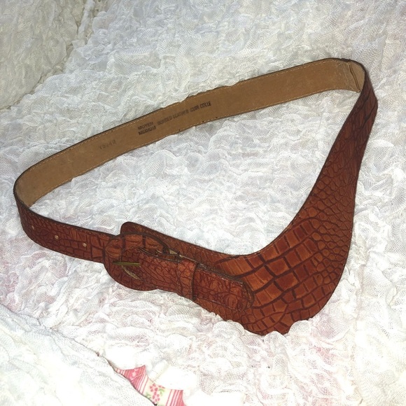 Brown  bonded leather size medCrocodile Pattern Women's Belt- 36” by 1 1/4” - Picture 7 of 7